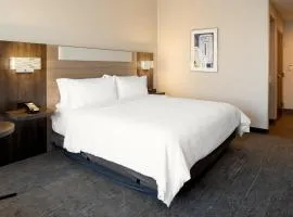 Holiday Inn Express & Suites Lathrop by IHG