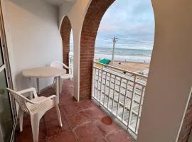 Frente al mar con Balcon la mejor ubicación centro