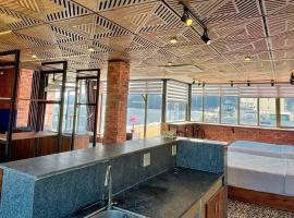 Ly Ky Hotel, ξενοδοχείο κοντά στο Αεροδρόμιο Phu Cat - UIH, Quy Nhon