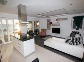 Apartment Mate
