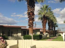 Stanlunds Inn and Suites, motel in Borrego Springs