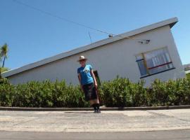 Sleep on the Steepest Street in the World!, отель типа «постель и завтрак» в Данидине