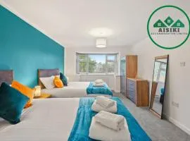 Aisiki Apartments at Barnet, Ground Floor, 2-Bedroom & 1-Bathroom, Pet-Friendly Flat, Double Beds with Free Wi-Fi