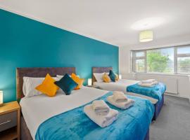 Aisiki Apartments at Barnet, Ground Floor, 2-Bedroom & 1-Bathroom, Pet Friendly Flat, Double Beds with Free Wi-Fi, hotel in Barnet