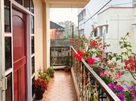 Tulip Inn - 3BHK AC Near Kamakhya