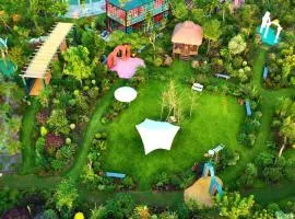 Guilin Red Roof Garden Resort -On the way to Yangshuo