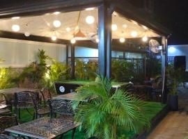 House 141, hotel v destinaci Karu