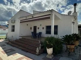 Chalet independiente en zona residencial rural