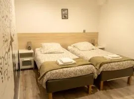 Appartement 1-4 pers - Aéroport CDG, Parc Expo, Villepinte - A L'Ombre du Pin "9"