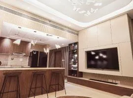 Luxury Huge 1BR apartment by BlueCloud Holidays