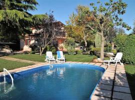 Villa Vallereale giardino e piscina uso esclusivo, hotel in Itri