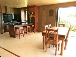 Auwas Island Holiday Home，彭特派因的Villa