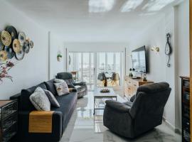 WELCS DUPLEX 056 EMP frente el Mar, hotel a Empuriabrava