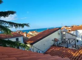 Modern 2BR Apartment - 100m from Beach - Sea View - Old Town