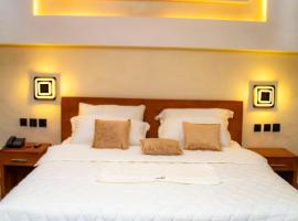 Hôtel L'apéro, hotel in Cotonou