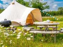 Cowslip at Blancas Bell Tents โรงแรมในRingstead
