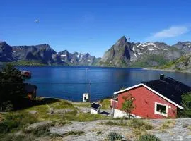 Lofoten panoramic luxury home with sauna
