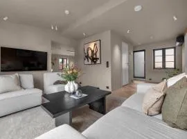 Northstay - The Loft l City Center Deluxe Apartment l Balcony, City, Ocean & Mountain Views