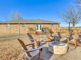 4 Mi to Dtwn Guthrie Family Home with Fire Pit!