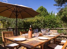 Gîte Gîte 6/8 pers à Loubreyrou, Hotel in Pénens