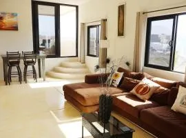 Casa Nirvana - Hillside Retreat