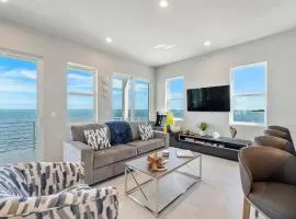 Key Largo Oceanfront Oasis with Pool and Hot Tub