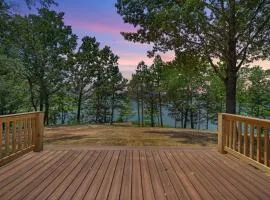 Nordin's LakeHouse, Lakefront Hideaway on Delaware Bay Sleeps 10