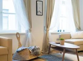 Warm and Cozy Old Town Apartment