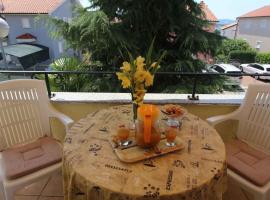 Apartment Malinska, Krk 15, hotel v destinaci Malinska