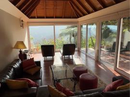 Refúgio das Camélias, hotel din Santana