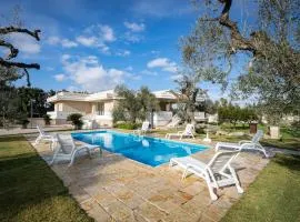 Villa Torricella Pool and Sunny Garden - Happy Rentals