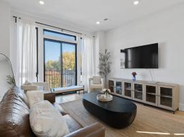 Luxury Apartment Stay Close To NYC and MetLife stadium, hotel i Jersey City