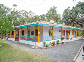 Hotel El Remanso Cartago, farma v destinaci Coloradas
