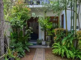 Browns Hill Bliss