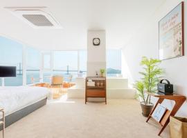 Busan Lazy Morning Ocean View Pension, ξενοδοχείο σε Kwangan-dong