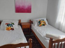 Selens Apartment in Ti Rocher Micoud Saint Lucia, hotel en La Cour Ville