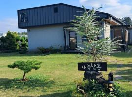 Aewoldre Pension, ξενοδοχείο σε Kosŏng-ni