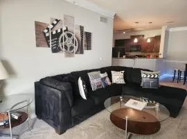Movie Themed Family Get-a-way! Sleeps 7 Popcorn, Snacks, and Drinks, Included - Pools are still OPEN!