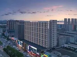 Atour Hotel Wuhan Hidden Dragon Island Hubei University of Economics