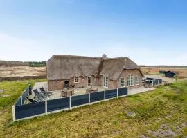 Beautiful Pool House With Outdoor Spa, Built In 2022,