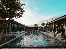 Momtikcamp Hotel, hotel em Ban Nong Muang