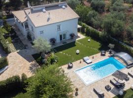 VILLA RUDY 8, Emma Villas, hotel in Padresergio