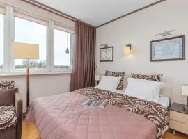 Comfortable Studio with Balcony located 600 m from the Beach by Noclegi Renters