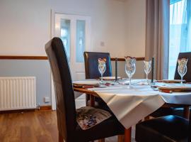 Spacious 4-Bed Home in Wetherby, hotel v destinaci Wetherby