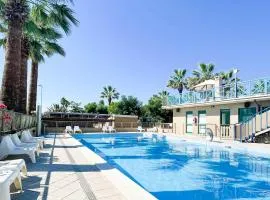 Happy Camp mobile homes in Duca Amedeo Camping Village