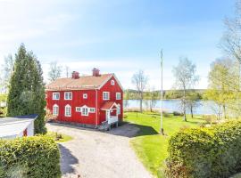 Central Lakefront Retreat, hotel v destinaci Hagfors