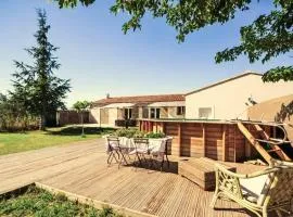 Gîte en Provence entre Pernes les fontaines et St Didier proche l'isle sur sorgues face Mont Ventoux Villa avec piscine