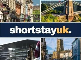 Flat 3 Sunnyside Contractor Long Stay by ShortStayUK