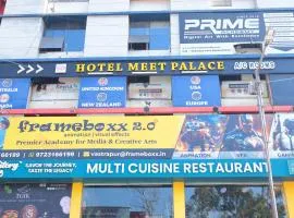 Hotel meet palace