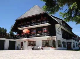 Villa Hubertus - Ferienwohnungen am Feldberg